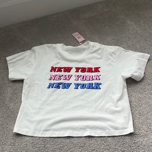 NWT’s screen printed New York crop tee